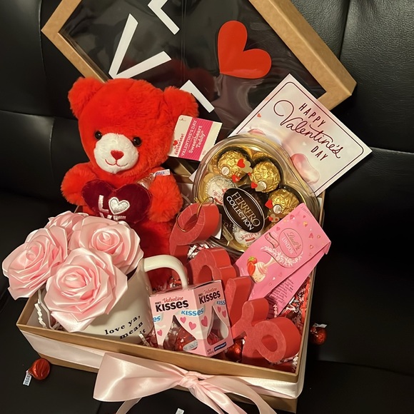 Valentines gift box - Picture 2 of 3
